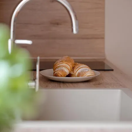 Kotyogó Apartmanok, Apartamento *