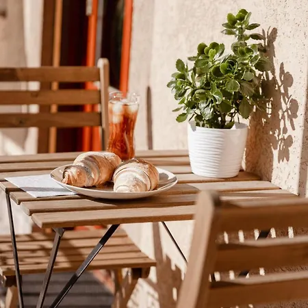 Kotyogó Apartmanok, Apartamento *