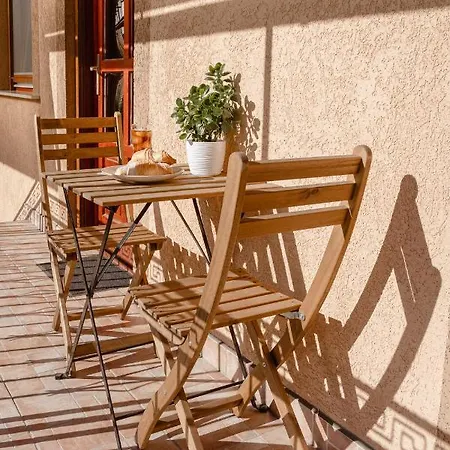 Kotyogó Apartmanok, Apartamento *