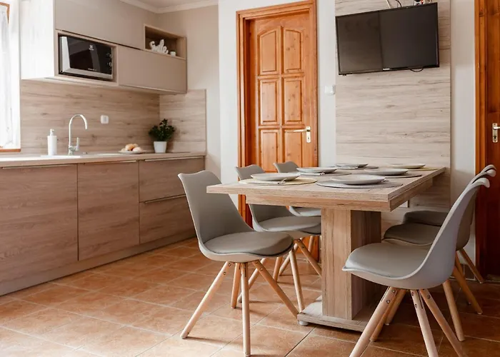 Lägenhet Kotyogo Apartmanok,