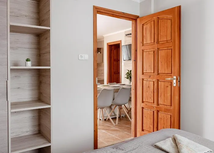 Kotyogo Apartmanok, *