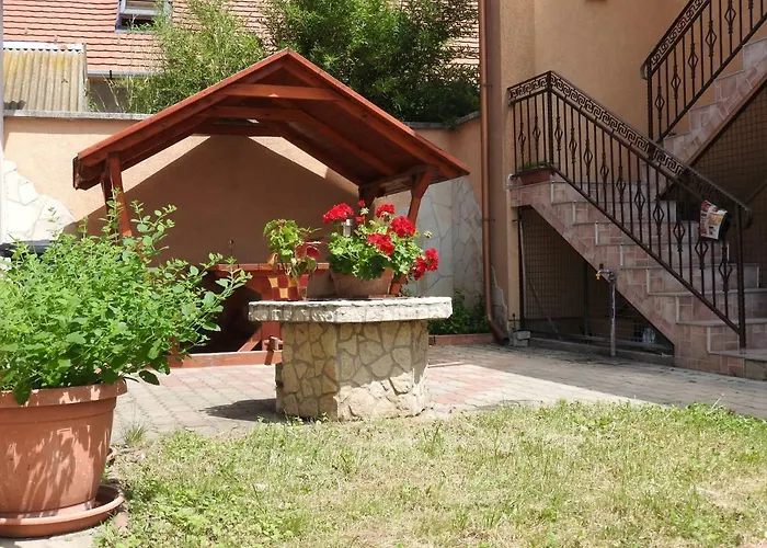 Kotyogo Apartmanok,